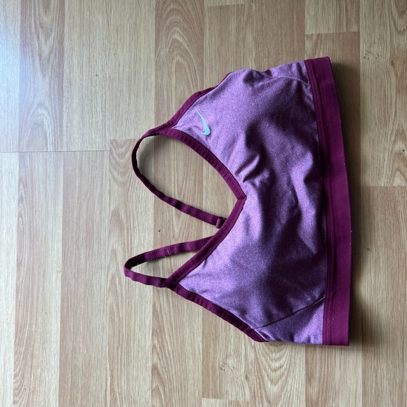 Nike sports bra - Picture 1 of 4